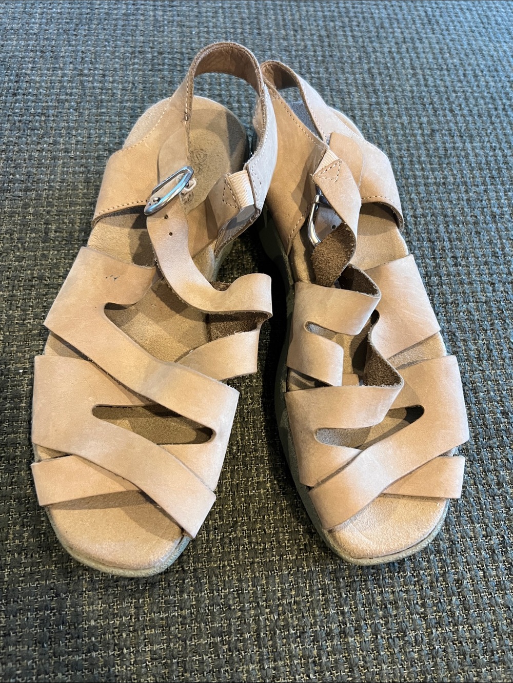 Ecco Beige Suede Strappy Women’s Sandals (sz 38)